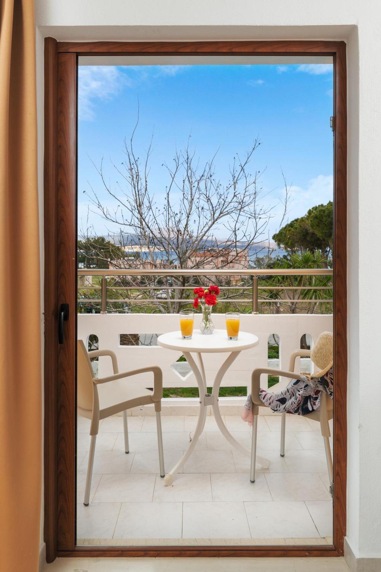 Aphrodite Apartments Kalyves Dış mekan fotoğraf